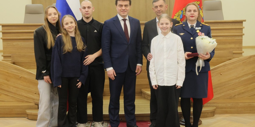 Губернатор Красноярского края вручил региональные и государственные награды 34 жителям региона