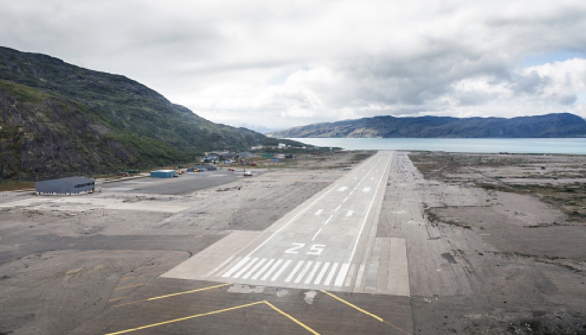 Фото: аэропорт Нарсарсуак 