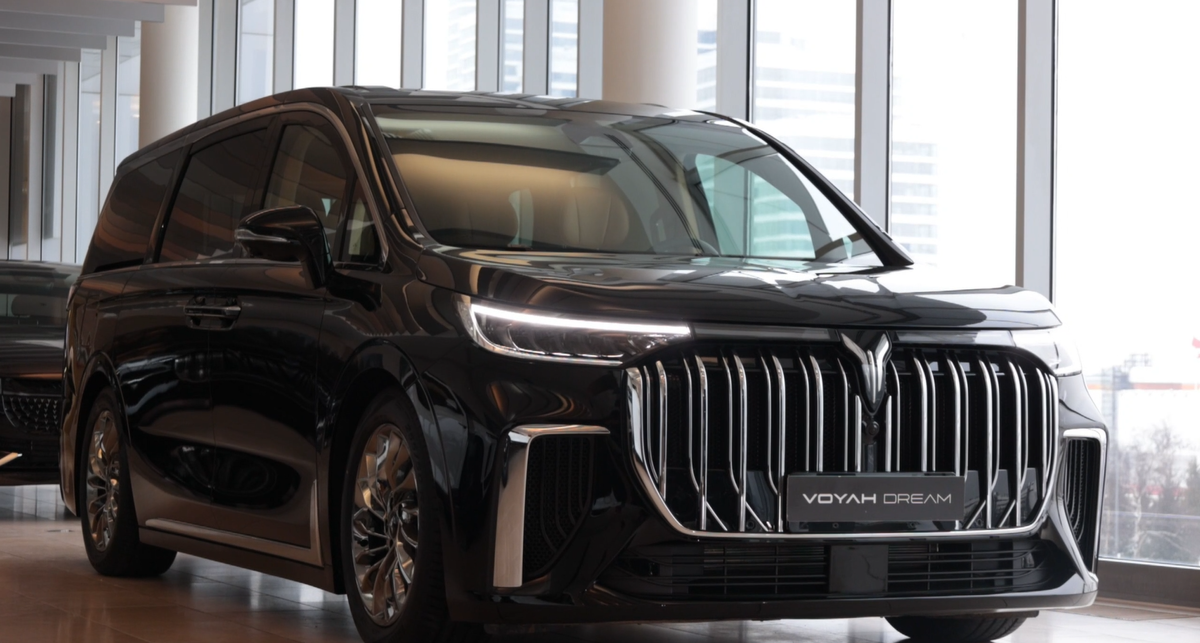 Гибридный минивэн Voyah Dream: с учетом всех выгод - от 7 090 000 руб.