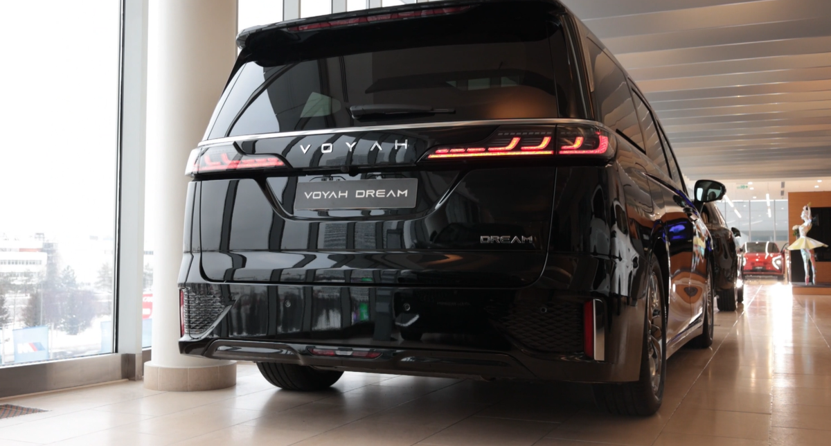 Voyah Dream: заслуживает внимания и дизайн минивэна.