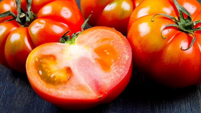 Типичная картина раннего сорта - красиво снаружи, пустота внутри