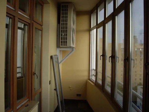Даже на своем балконе: собственникам квартир запретили самовольно ставить кондиционеры