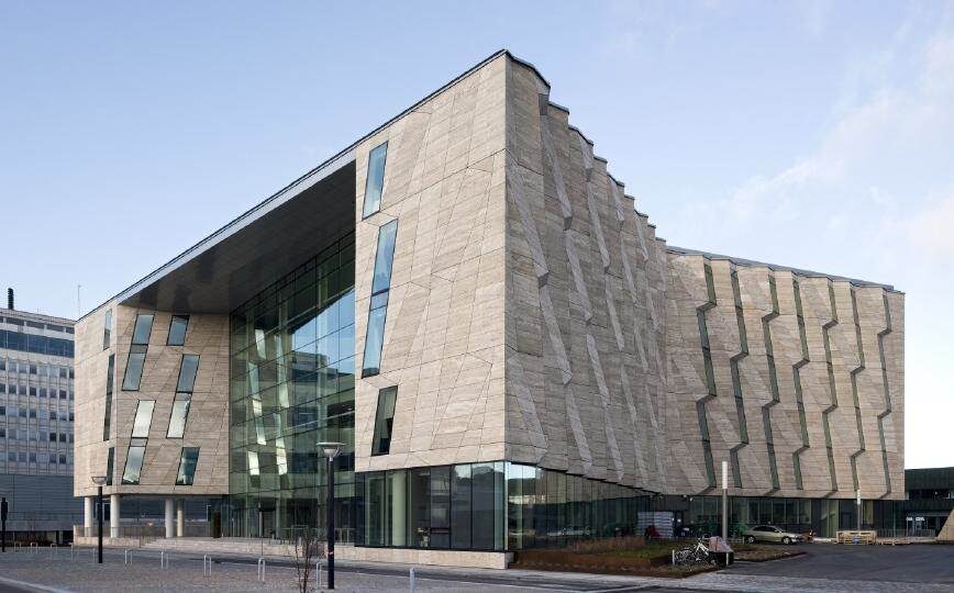 Архитектура: «Карьер на фасаде»