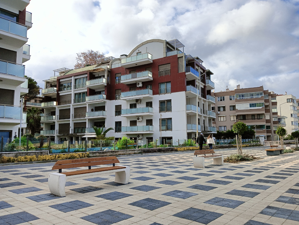 Новостройка в Муданье, Бурса — прямо на пляже в районе Гюзельялы (Güzelyalı)