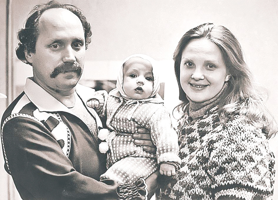 Владимир Мулявин с третьей женой и сыном Валерой.