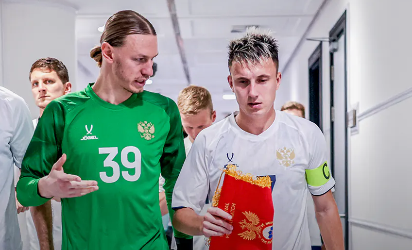 Пути Матвея Сафонова и Александра Головина пересеклись в плей-офф Лиги чемпионов. Фото: соцсети