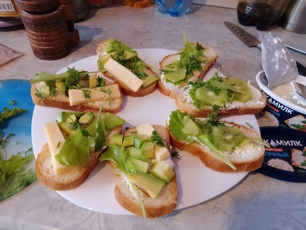 Фото автора,  мои бутерброды с авокадо