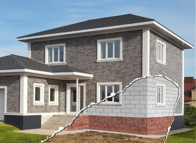 Отделка фасада дома из газобетона декоративным покрытием АМК