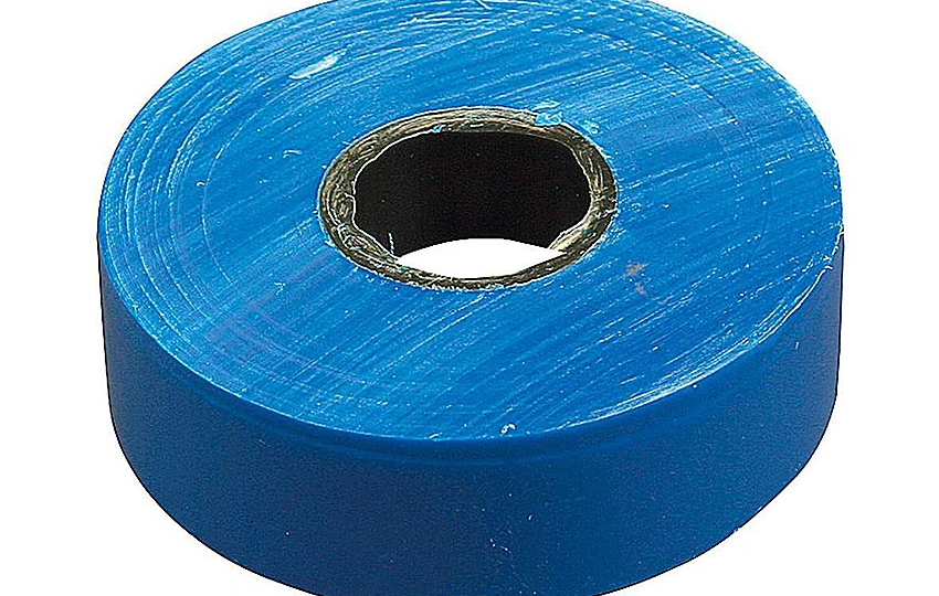 Почему в СССР изолента была синей? Разбираемся