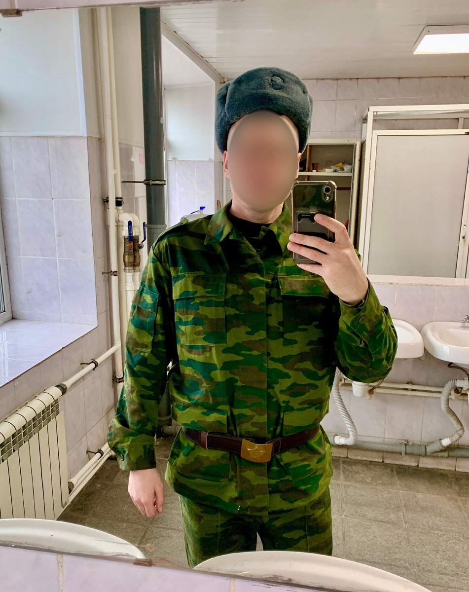 Только переоделся, погоны ещё не нарулил.