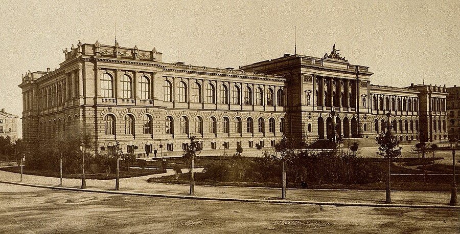 Ил. 2 Страсбургский университет. Фотография XIX в.
