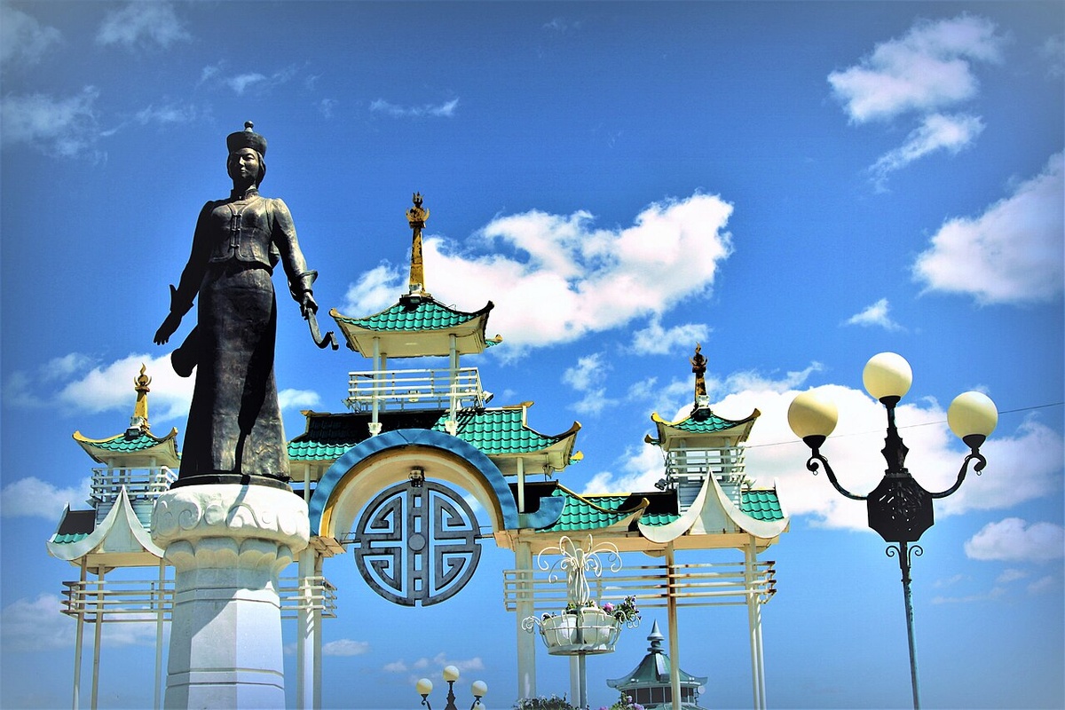 Памятник Бальжин-хатан в Агинском Бурятском округе Забайкальского края