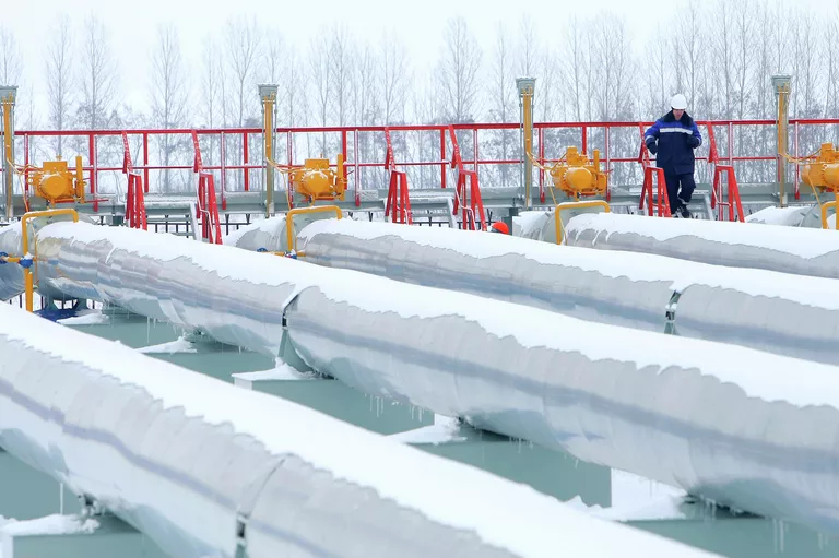 Суджа — город в Курском приграничье с Украиной, 
расположенный на юго-западе региона в 80 километрах от Курска 
по прямой и 100 километрах по дороге.