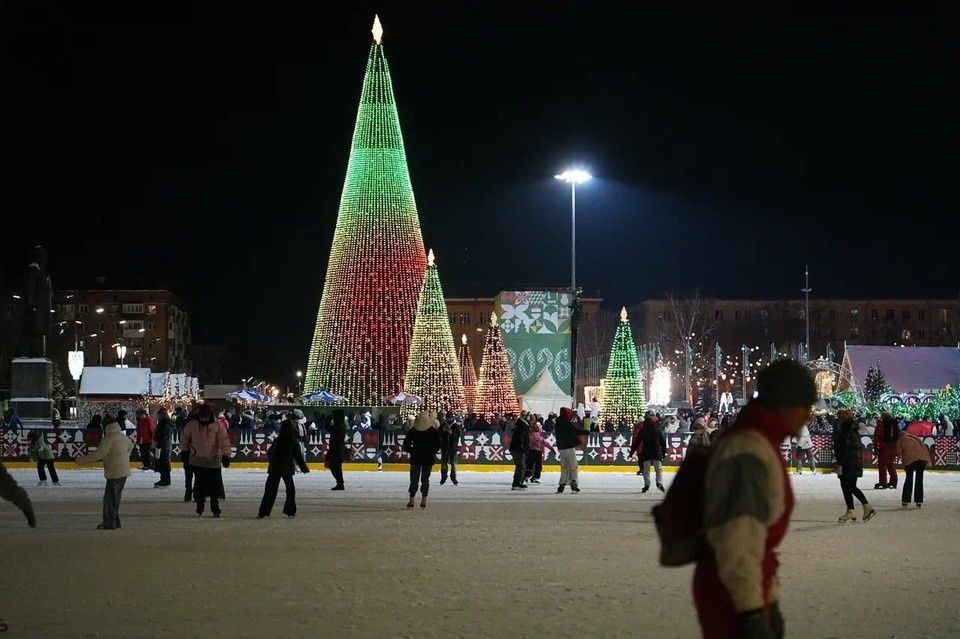    Новогодние украшения постепенно исчезают с улиц города. администрация Самары