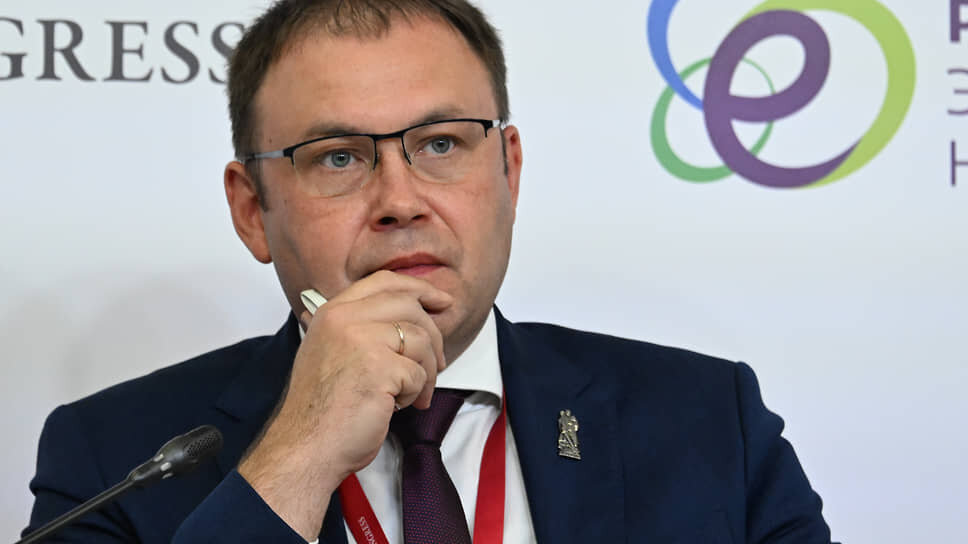 Глава Кузбасса Илья Середюк задумался о необходимости комплексного обследования пациентов ПНИ.📷Фото: Анатолий Жданов / Коммерсантъ