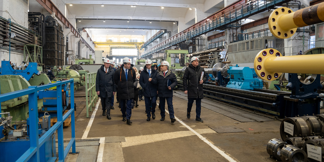 Министр промышленности и торговли РФ посетил завод ОСК «Янтарь»