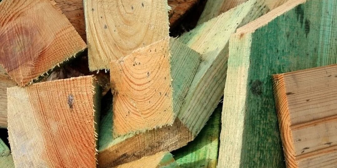 Работник тяжело пострадал на смоленском мебельном производстве