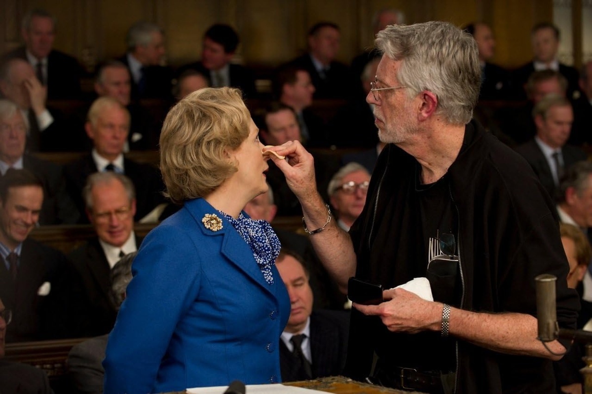 Дж. Рой Хелланд за работой