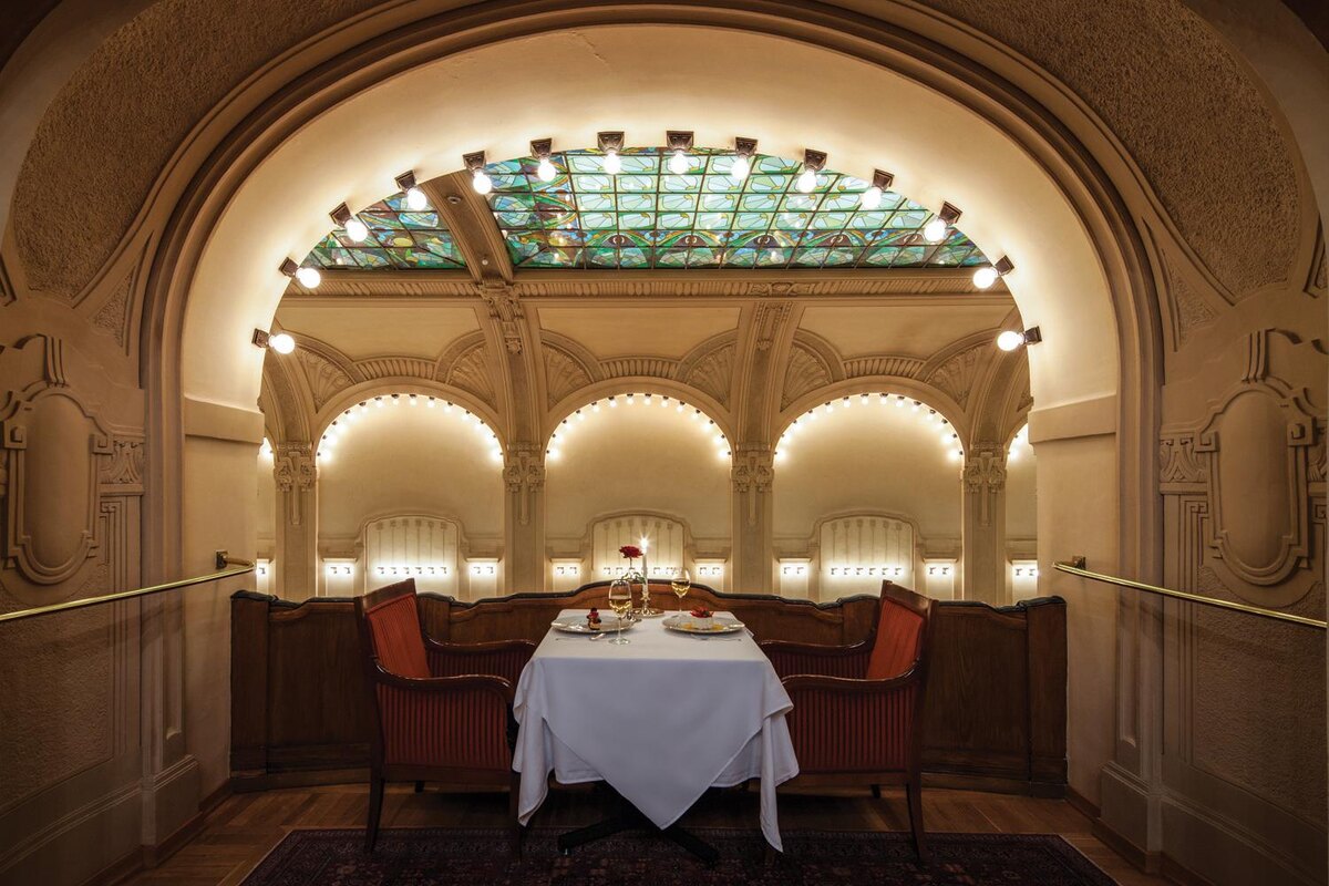 пресс-служба «Гранд отеля Европа»📷Верхний ярус ресторана «Европа» с видом на орнаментальный потолочный витраж