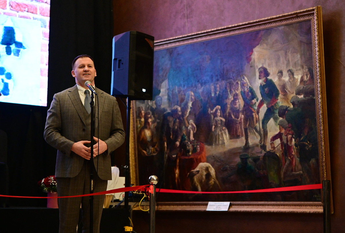 В открытии нового выставочного проекта принял участие министр культуры Свердловской области Илья Марков. Фото: Павел Ворожцов, «Областная газета»