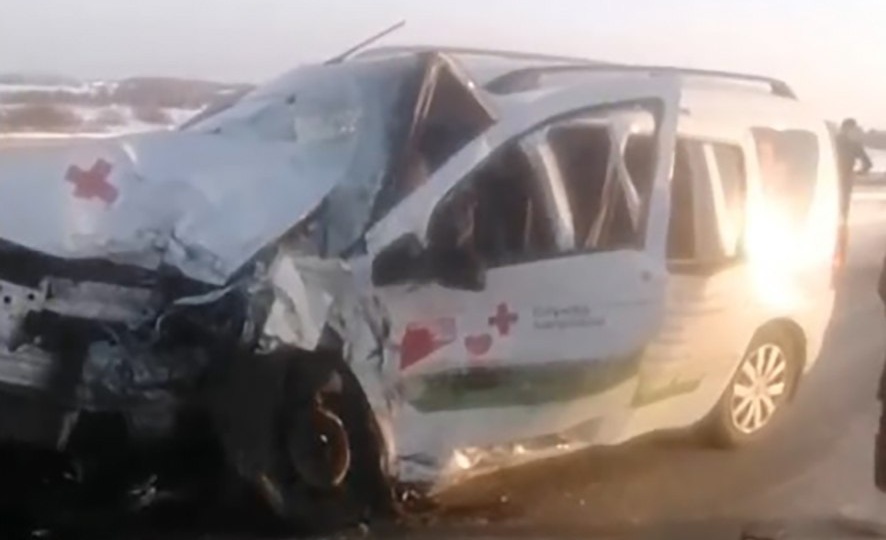 В Прикамье в ДТП с медицинским и легковым автомобилем погибли четыре человека