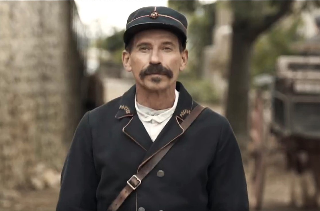 (Кадр из фильма "Идеальный дворец Фердинанда Шеваля" . Режиссёр фильма Нильс Тавернье)