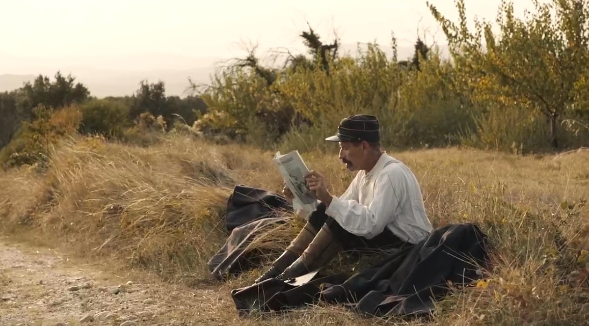 (Кадр из фильма "Идеальный дворец Фердинанда Шеваля" . Режиссёр фильма Нильс Тавернье)