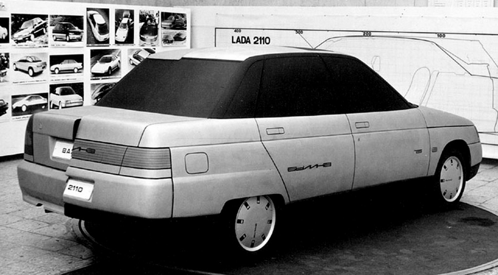 Левая сторона прототипа по решению кормы очень схожа с… мерседесовской!​