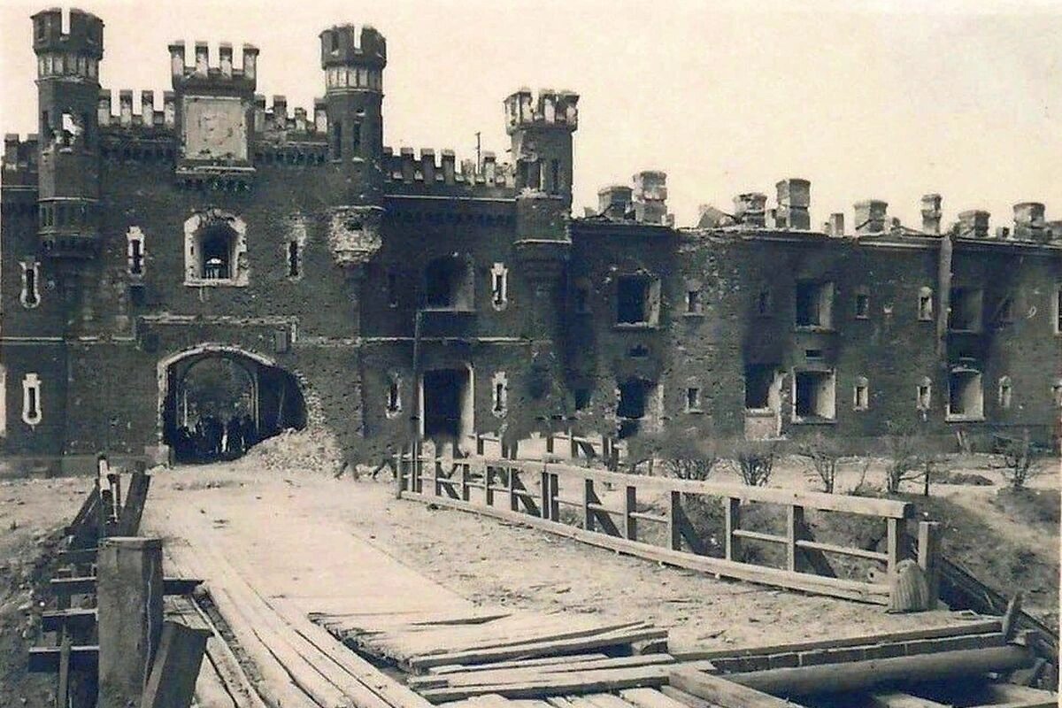 Холмские ворота Брестской крепости в июне 1941 году