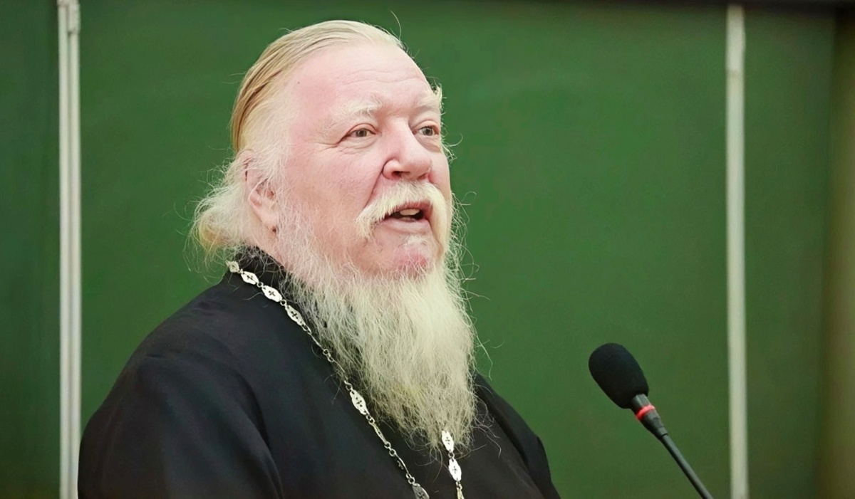 Димитрий Смирнов (07.03.1951 — 21.10.2020 гг.) — протоиерей, церковный и общественный деятель.