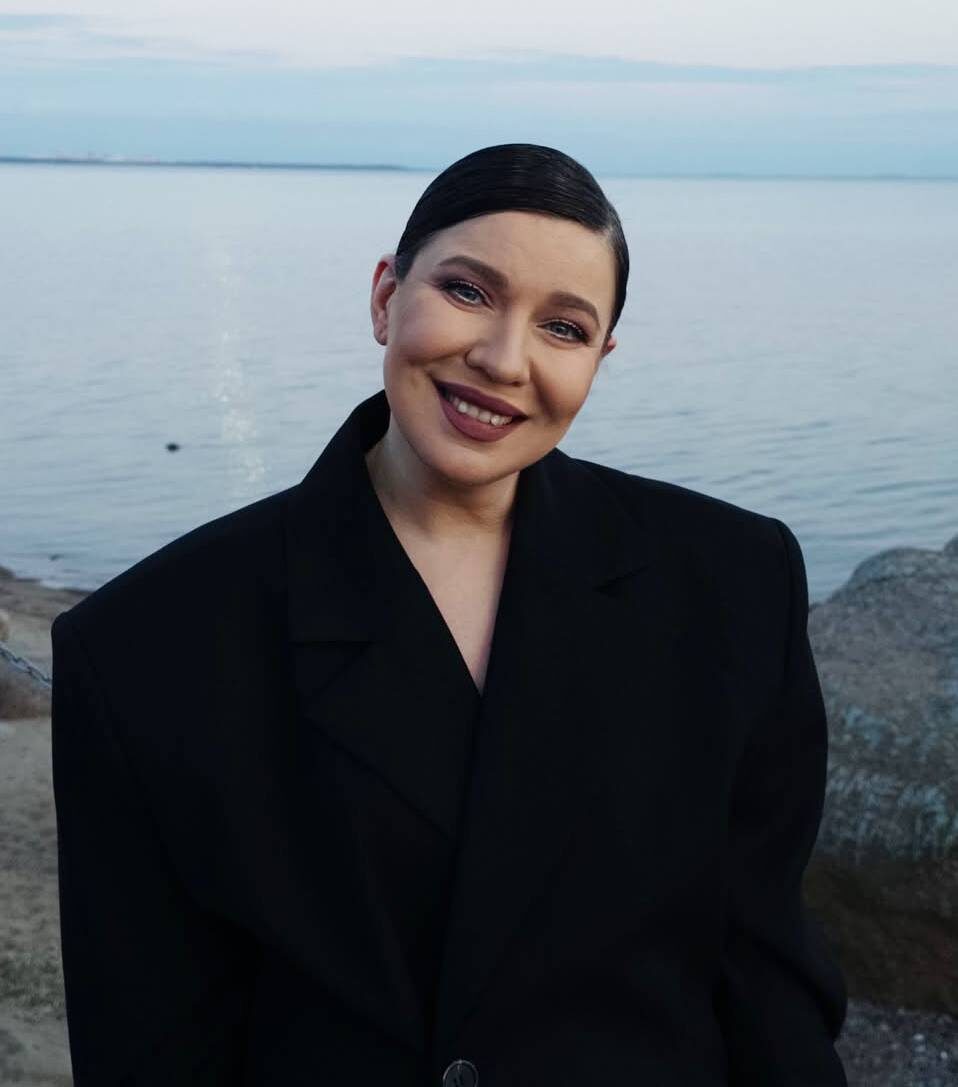    Певица Ёлка вышла замужСоцсети