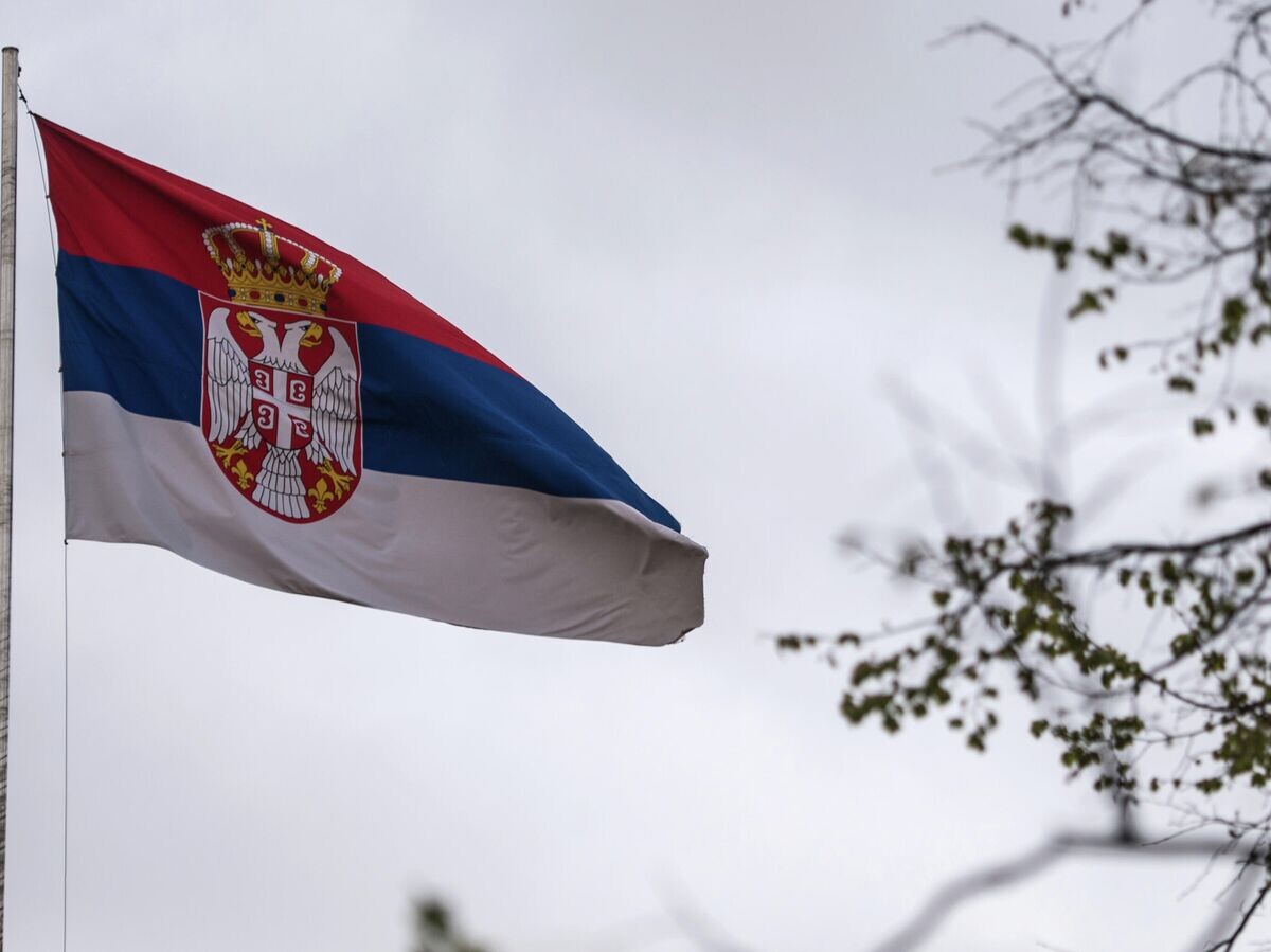    Государственный флаг в посольстве Республики Сербия в РФ в Москве© РИА Новости . Евгения Новоженина