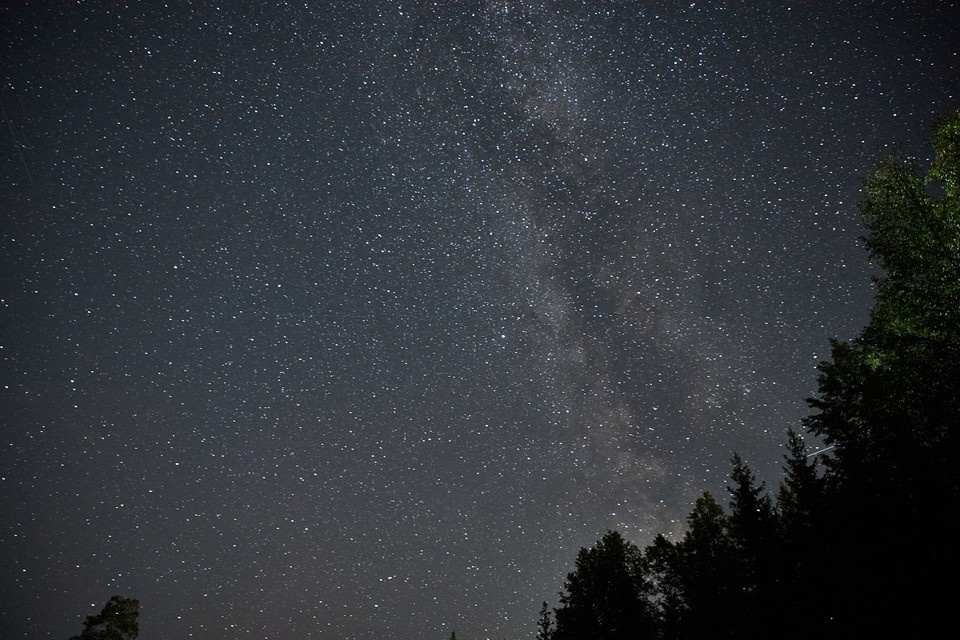    Ученые предполагают, что она является осколком Великой кометы 1106 года. Николай ОБЕРЕМЧЕНКО
