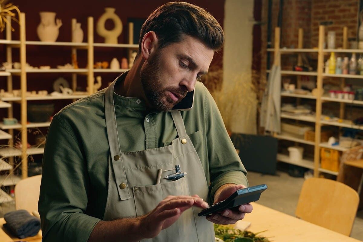 Кроме аренды, учитывайте залог, коммунальные платежи и расходы на переезд. Источник: Maya Laboratory / Shutterstock / FOTODOM📷
