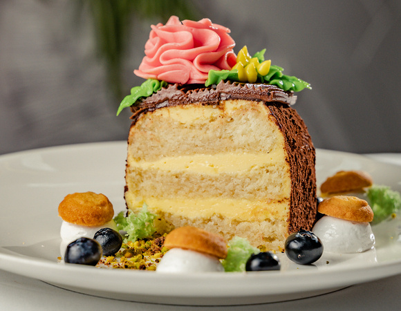 Как приготовить тот самый торт "Сказка" — рецепт советского десерта от шеф-кондитера