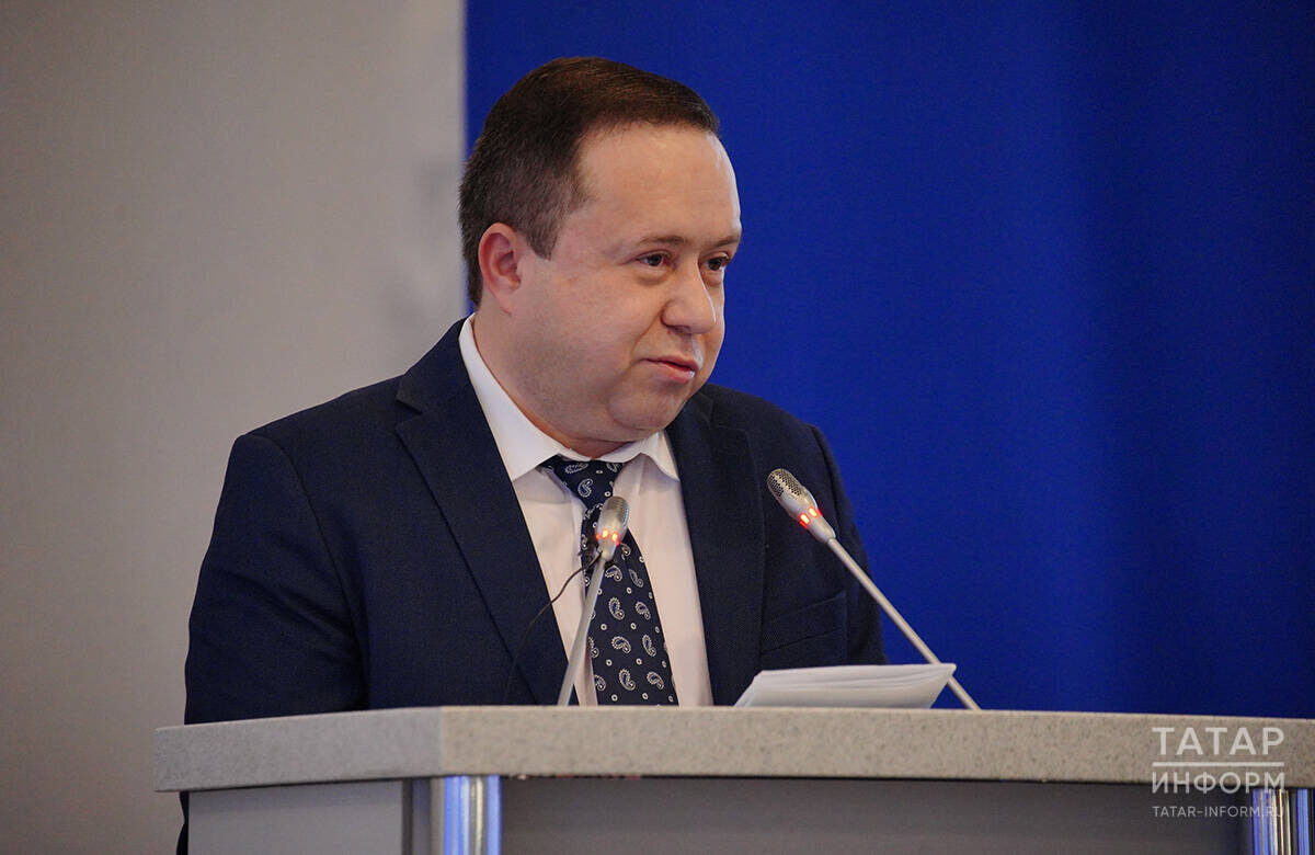 Эдуард Вафин: «В 2026 году Татарстан станет первым регионом России, который откроет флагманскую клиентскую службу Социального фонда. Она заработает в Вахитовском районе Казани»Фото: © Владимир Васильев / «Татар-информ»