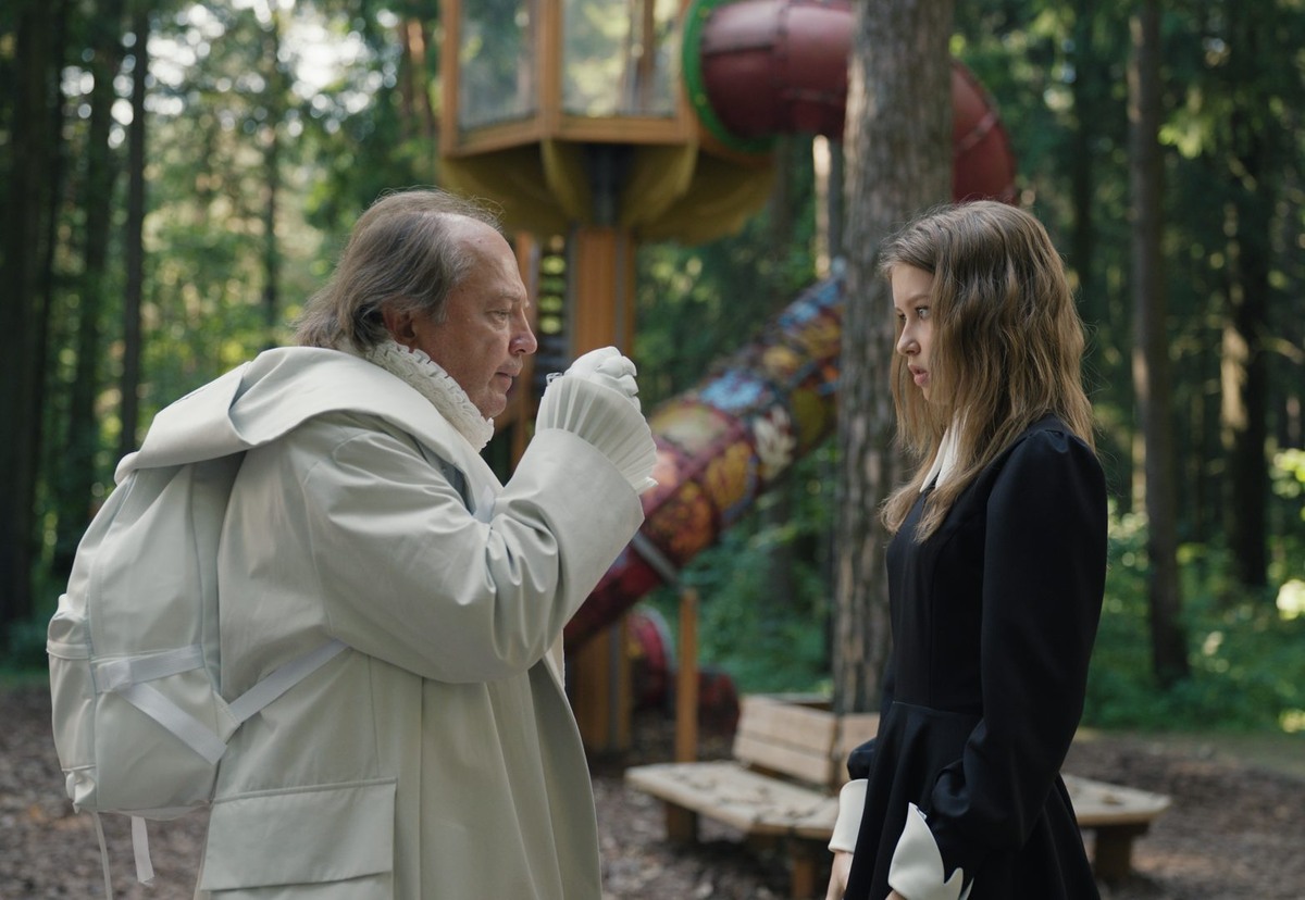 За что хейтят Анну Пересильд?