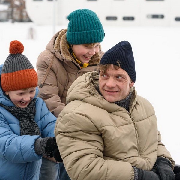     Евгений Ткачук сыграет главную роль в байопике «Встань и иди»