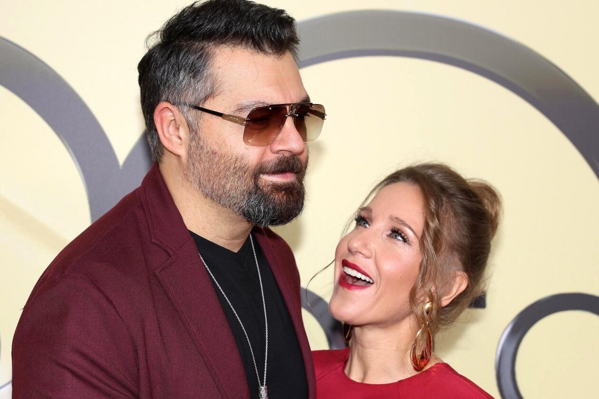     «Недалекие люди пишут, что наши дети больны»: Алексей Чумаков объяснил, почему они с Юлией Ковальчук скрывают дочерей