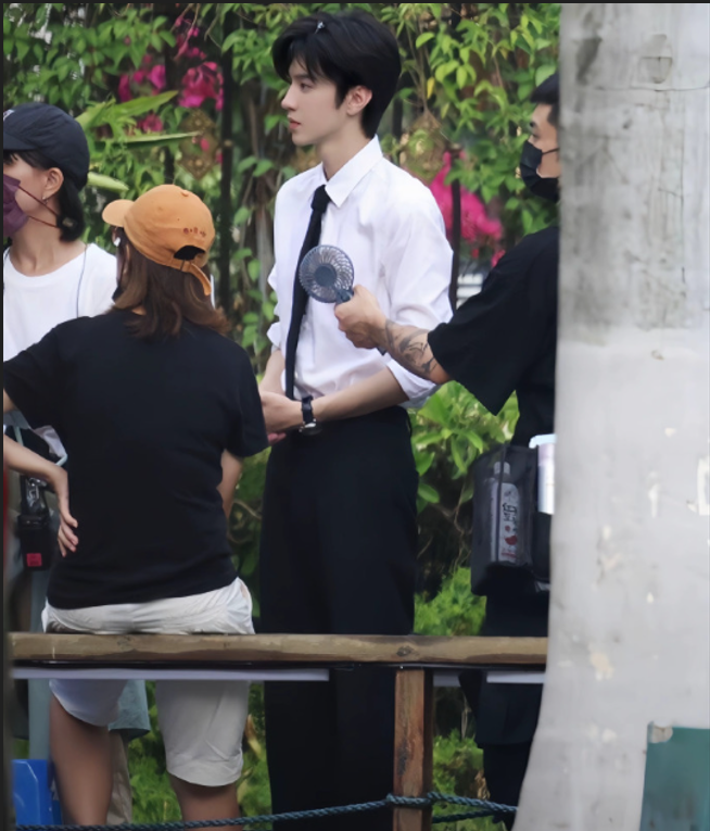 Китайский актер Чэнь Чжэюань