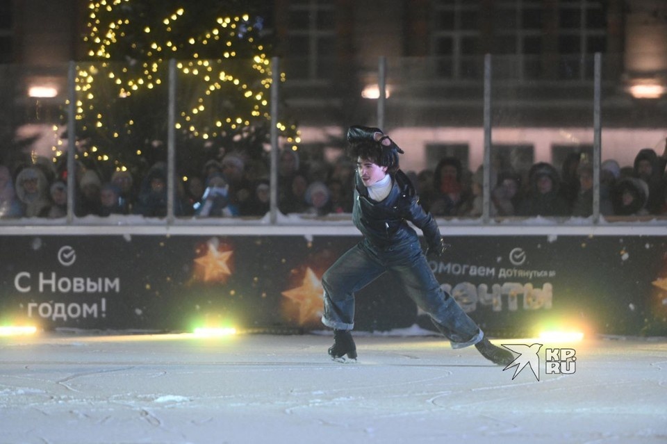    Фигурист выступил первым среди заявленных звезд Ольга ЮШКОВА