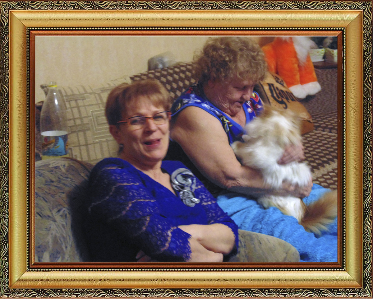 Фото из архива Ивановых и Рыжковых – Любаша, мама Мария и Кузя, январь 2015
