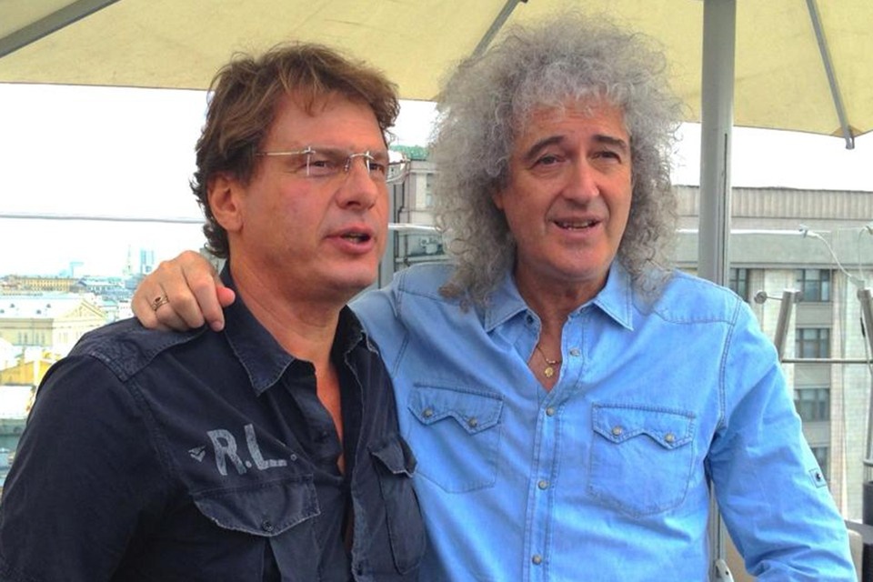    Архивный снимок. Евгений Додолев и Брайан Мэй в Москве. Фото: Личный архив Евгения Додолева