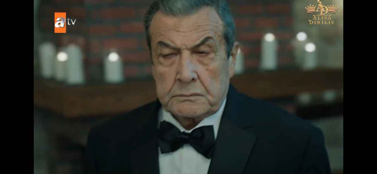 Стоп кадр из сериала «Семья - это испытание»