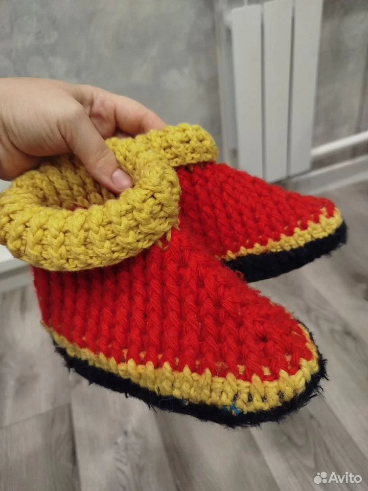 Теплые, яркие и удобные детские тапочки