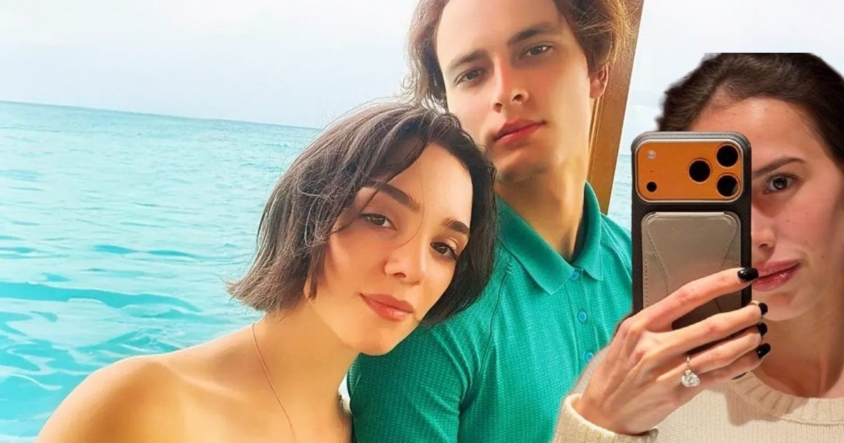 В кадре не было ни мужчины, ни пафосных подписей, ни очевидных намеков. Только зеркало, уютный образ и кольцо на том самом пальце. Казалось бы, мелочь. Но если речь идет о Загитовой, мелочей не бывает.