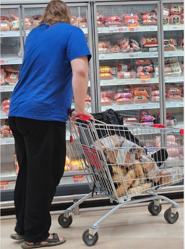 ЕТи в Ашане художник не известен