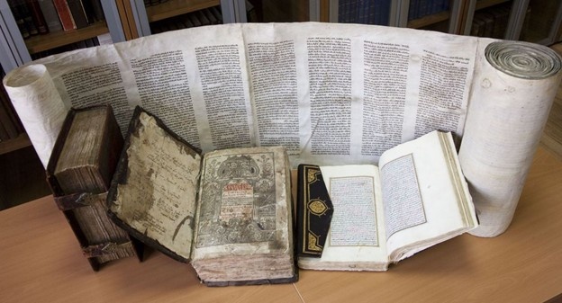 Все священные книги создавались по общему сценарию одними людьми для контроля над сознанием других людей