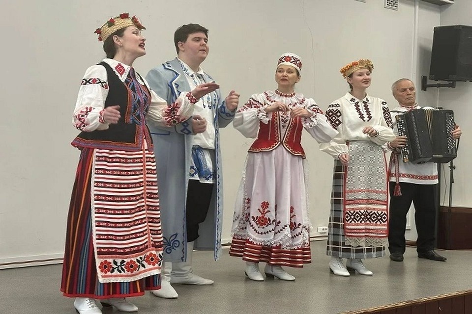    В библиотеке выступали фольклорные ансамбли. Правительство Ярославской области