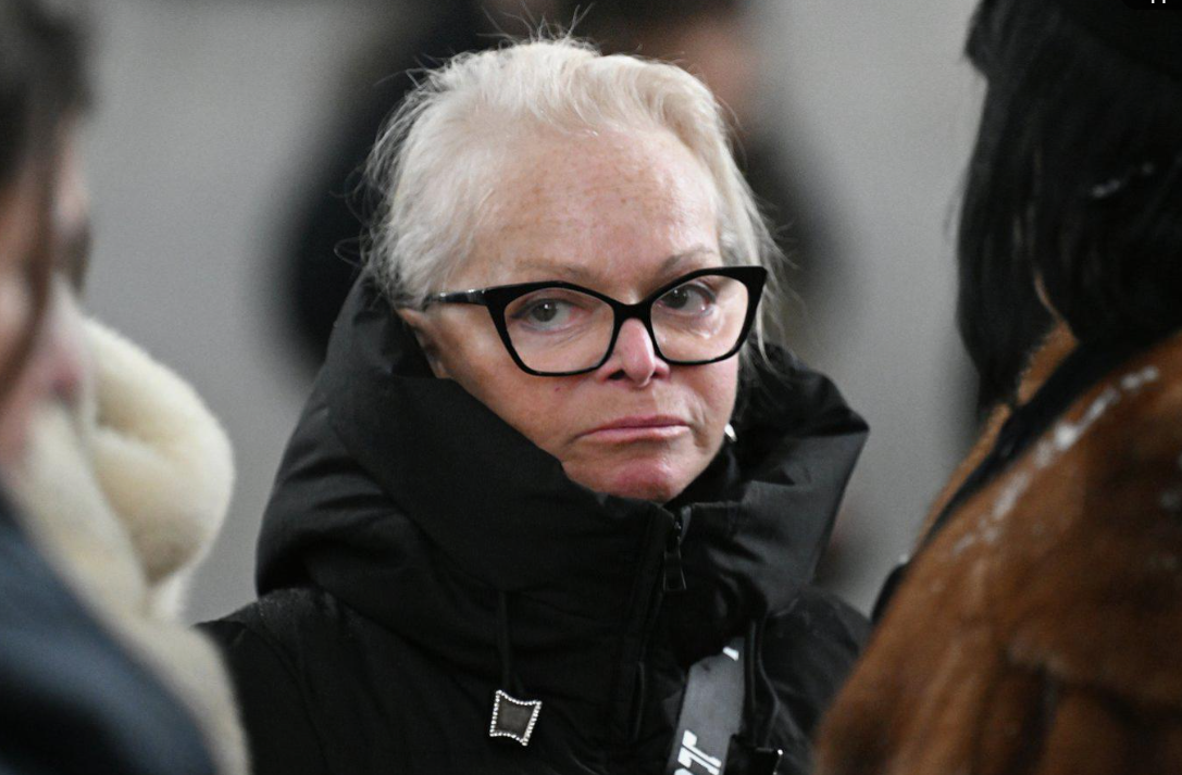 Лариса Долина из источника яндекс картинки